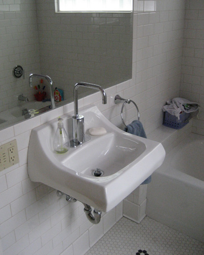 A smaller sink is added to maximize space usage